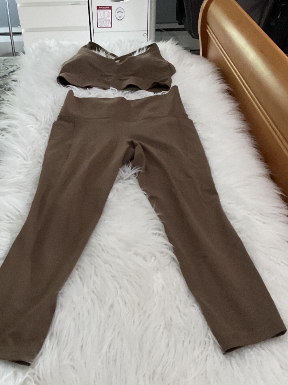 Athleta Salutation Stash 7/8 tight with Sports bra bundle